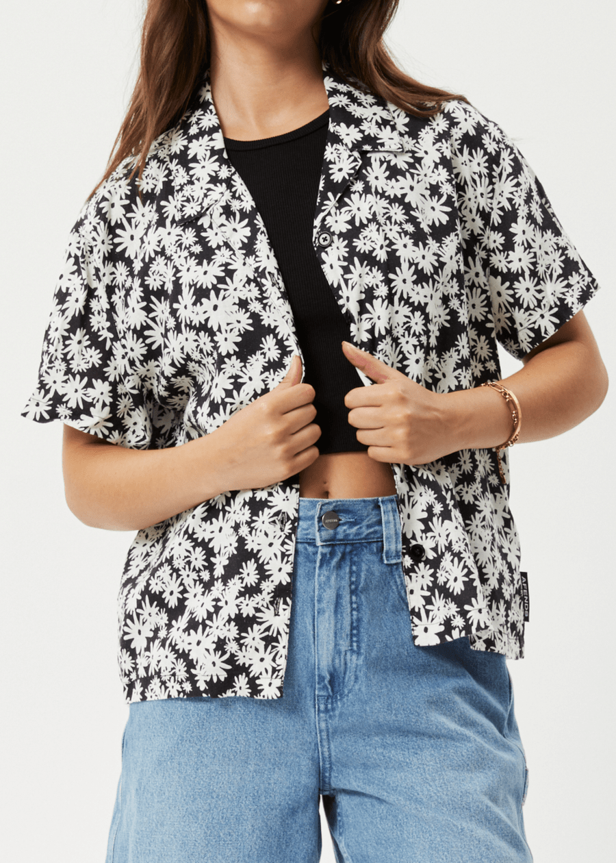 Afends Chemise Benny Hemp Short Sleeve Shirt Black Daisy