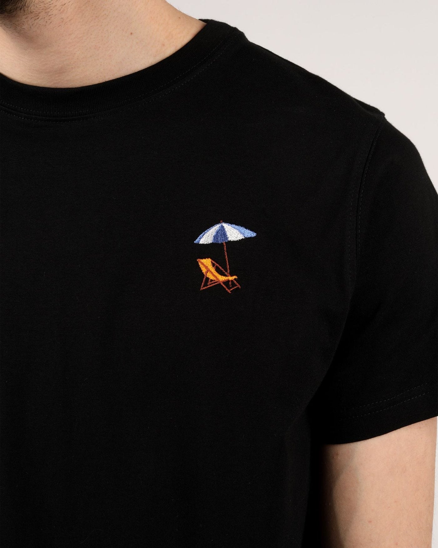 Wemoto T-shirt Beach Tee - Embroidered T-Shirt Black